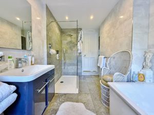 Photo 27- click for photo gallery